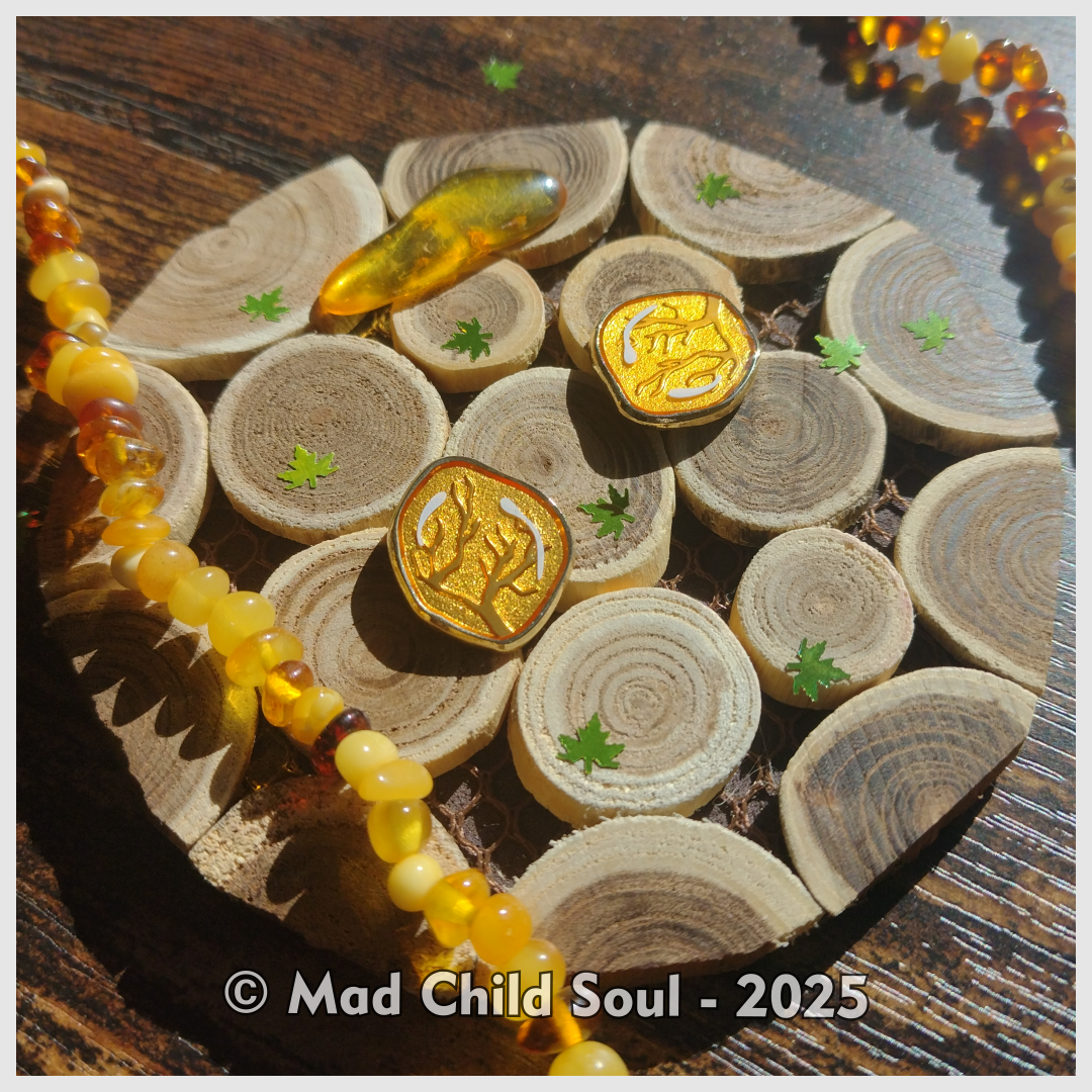 Amber Roots (Mini Pin)