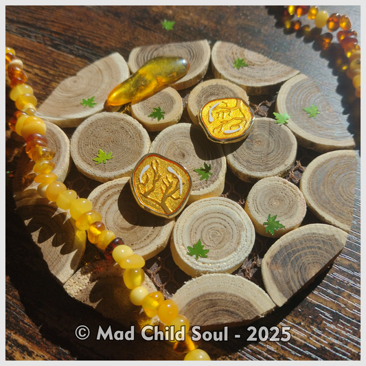 Amber Roots (Mini Pin)