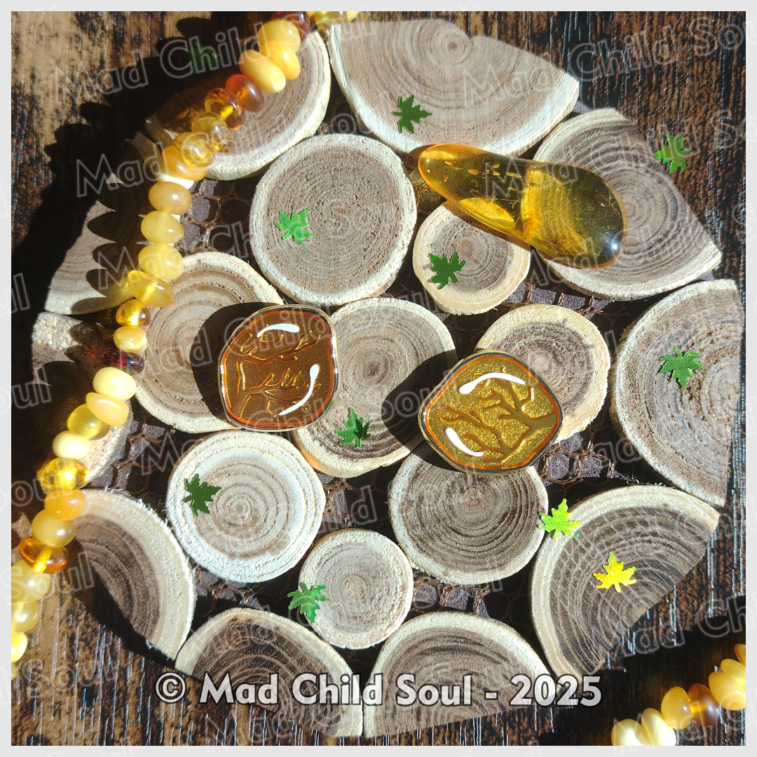 Amber Roots (Mini Pin)