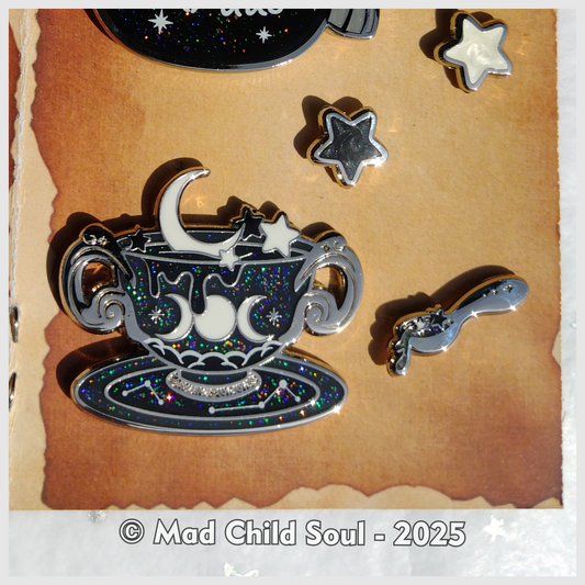 DUO Astral Tea - Black & White (Pin)