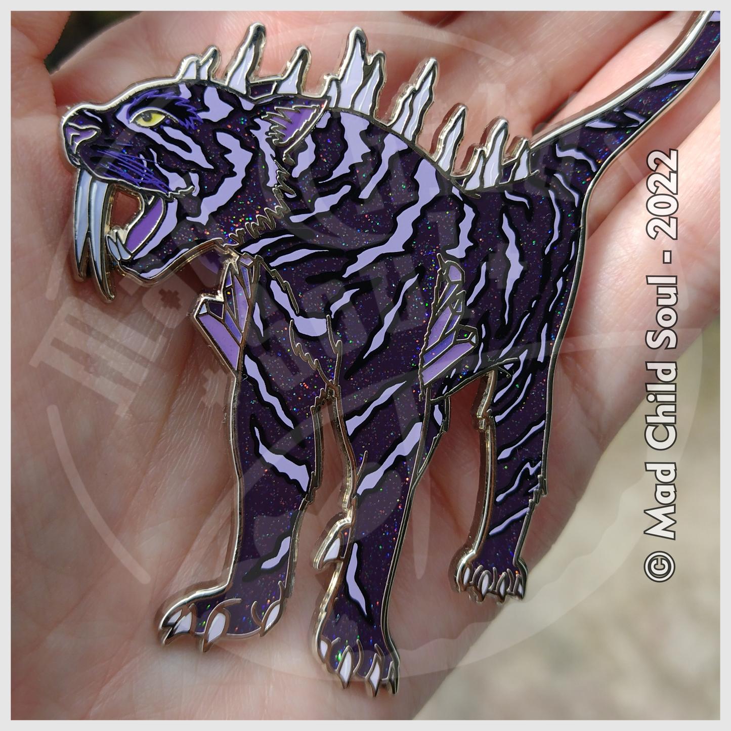 Sabertooth Amethyst Crystal Tiger EL 30 (Pin)