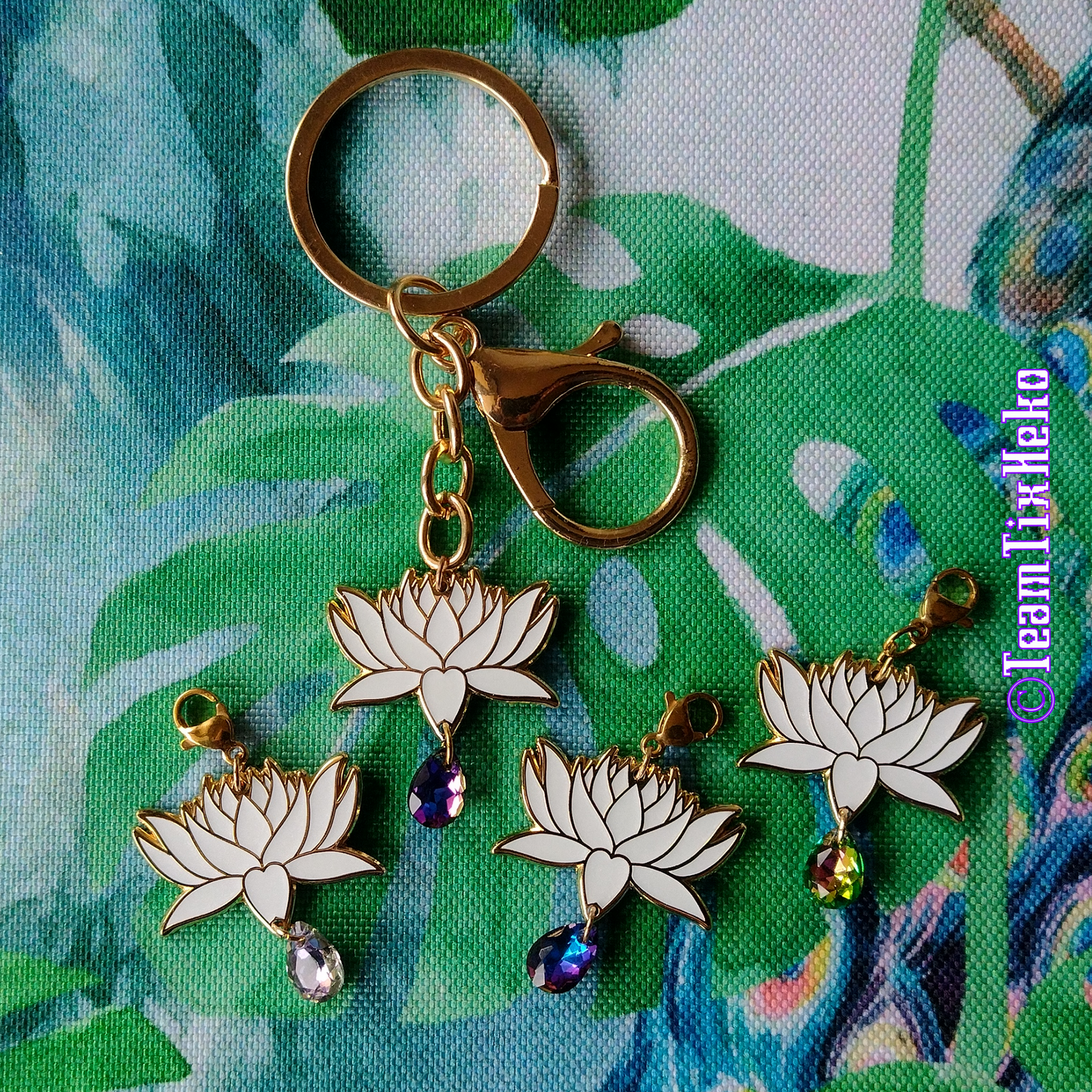 Bouquet de Lotus (Charm)