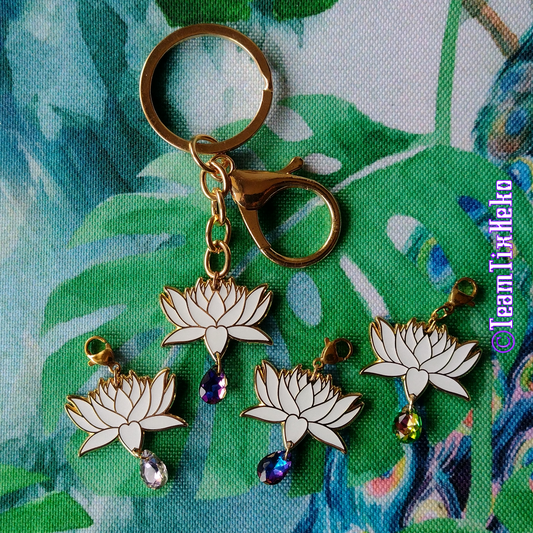 Bouquet de Lotus (Charm)