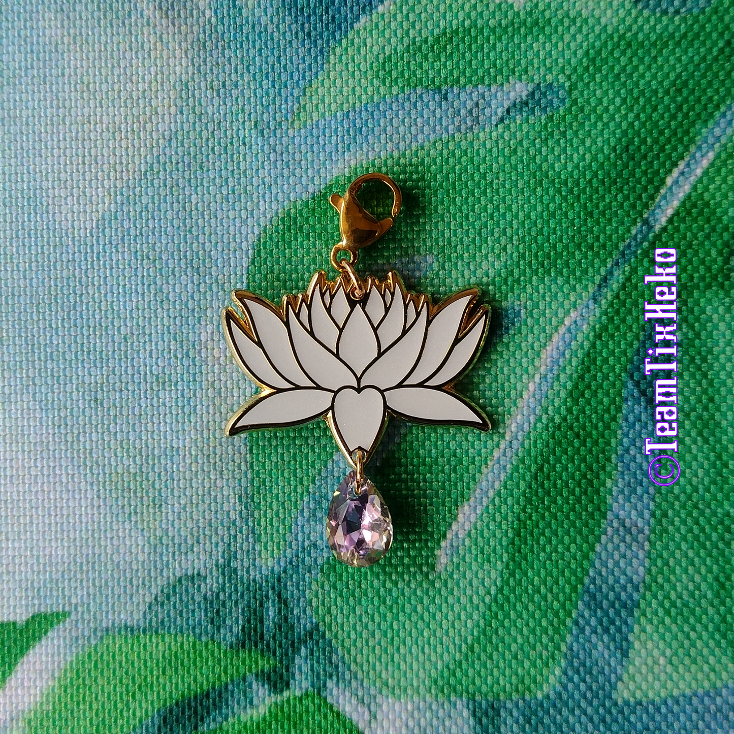 Bouquet de Lotus (Charm)