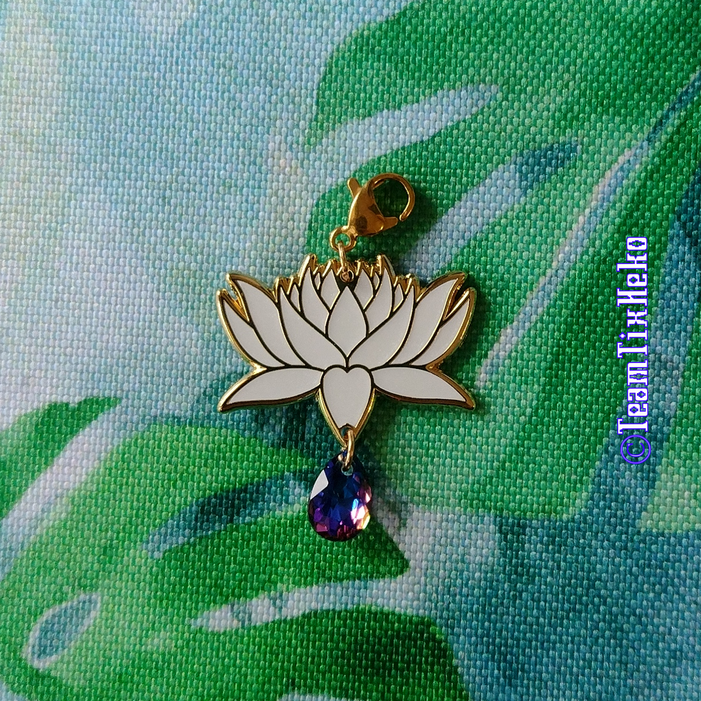 Bouquet de Lotus (Charm)